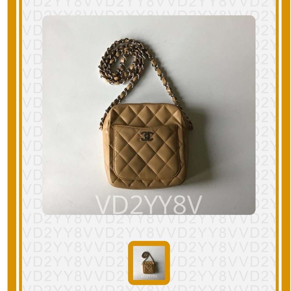 VINTAGE- CHANEL Lambskin Camera Bag - Picture 10 of 13
